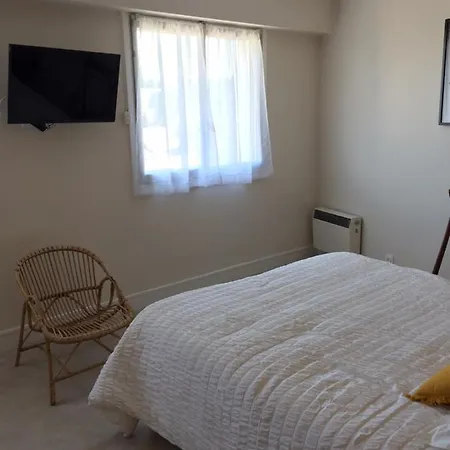 Coeur Grand 3 Pieces Avec Parking 多维尔