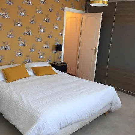 Coeur Grand 3 Pièces Avec Parking * Deauville