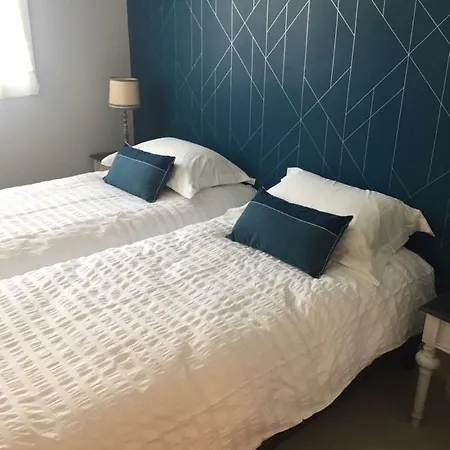 Coeur Grand 3 Pieces Avec Parking דירה