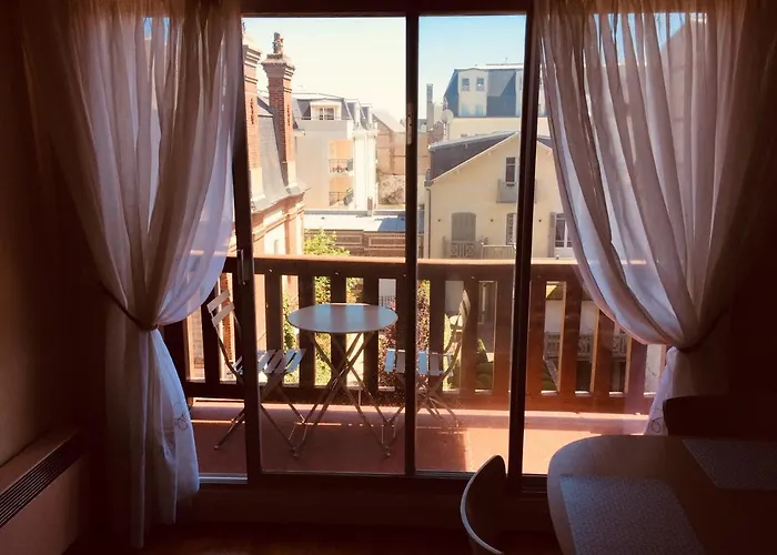 Coeur Grand 3 Pieces Avec Parking דוביל