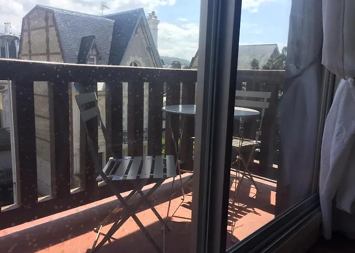 Coeur Grand 3 Pieces Avec Parking דירה