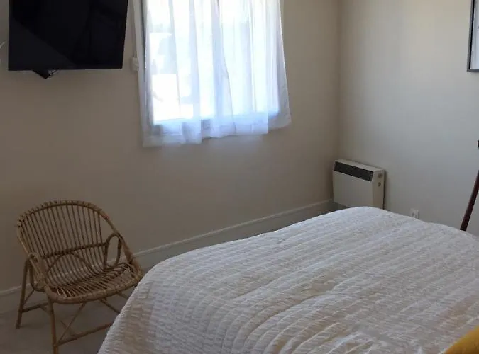 Coeur Grand 3 Pieces Avec Parking דוביל